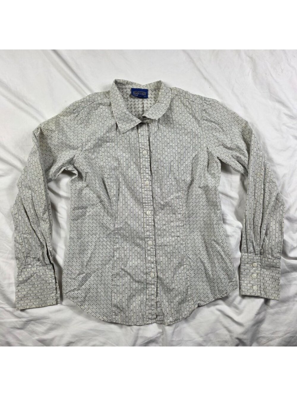 Pendleton Tailored Blouse Womens Size 8 White Blue Pinstripe Dot Button Up Shirt